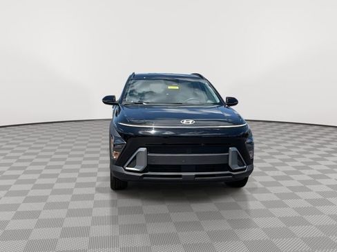 Used 2025 Hyundai Kona SEL AWD/4WD image 3