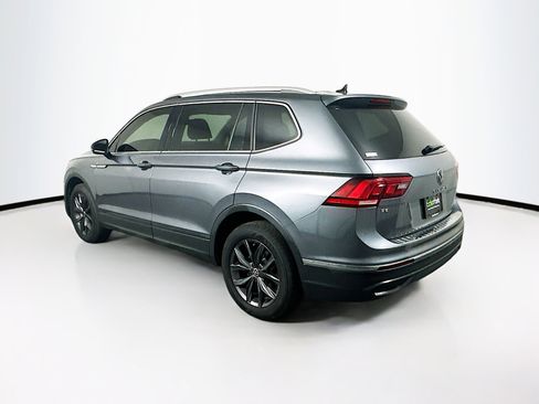 Used 2023 Volkswagen Tiguan SE image 5