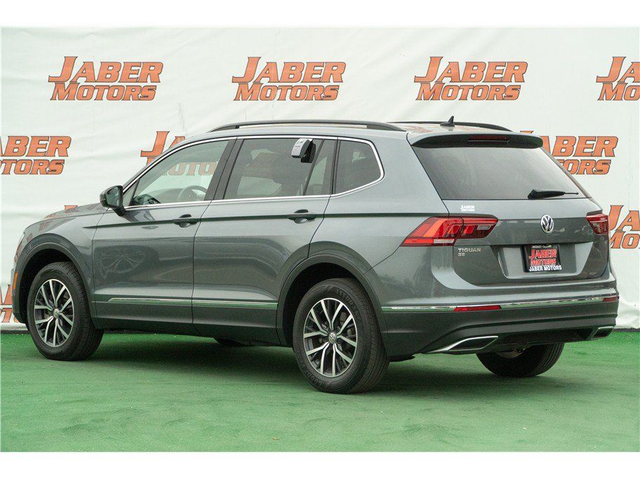 Used 2020 Volkswagen Tiguan SE w/ Panoramic Sunroof Package FWD image 19