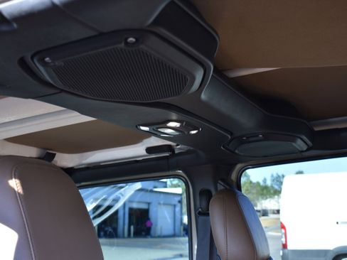 Used 2022 Jeep Gladiator Rubicon w/ LED Lighting Group image 29