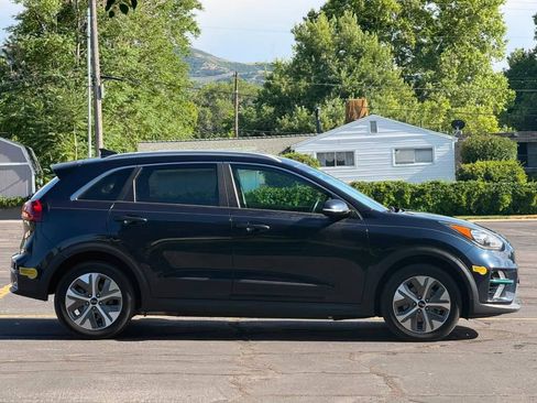 Used 2019 Kia Niro EX FWD image 6