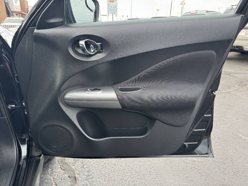 Used 2016 Nissan Juke S FWD image 18