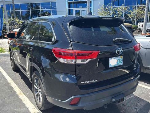 Used 2018 Toyota Highlander XLE image 4