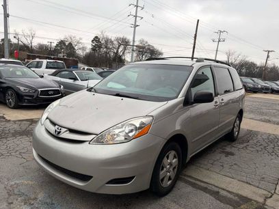 Used 2010 Toyota Sienna LE