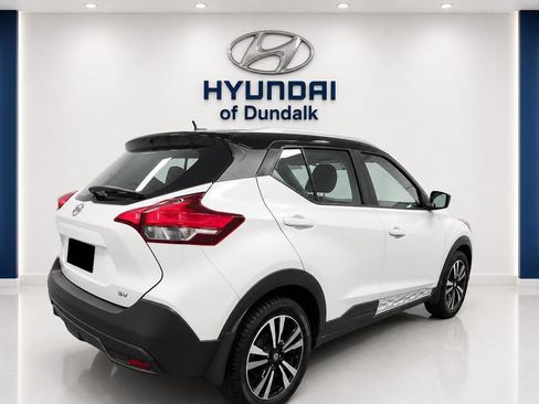 Used 2018 Nissan Kicks SV FWD image 4