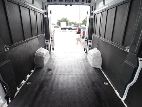 Used 2023 RAM ProMaster 2500 FWD image 12