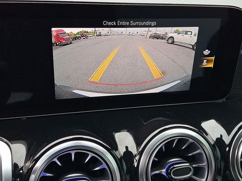Used 2022 Mercedes-Benz GLB 35 AMG 4MATIC image 20