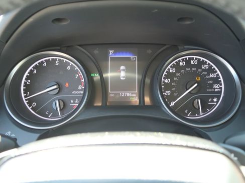 Used 2024 Toyota Camry SE w/ Convenience Package image 17