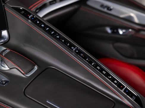 Used 2023 Chevrolet Corvette Stingray Premium Conv w/ Z51 Performance Package RWD image 31
