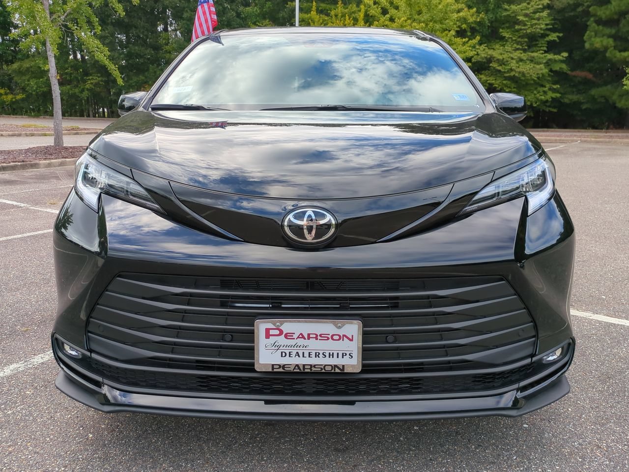 New 2026 Toyota Sienna XLE Woodland Edition AWD/4WD image 9