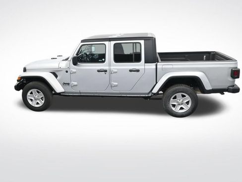 Used 2023 Jeep Gladiator Sport AWD/4WD image 25