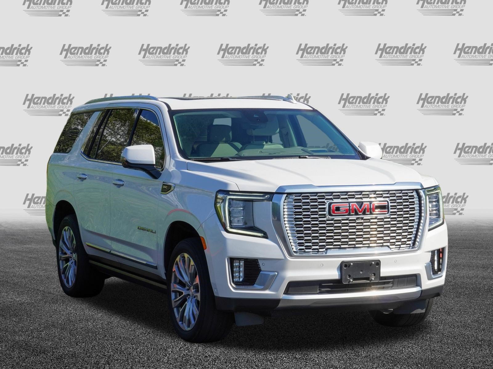 Used 2024 GMC Yukon Denali w/ Advanced Technology Package AWD/4WD image 2
