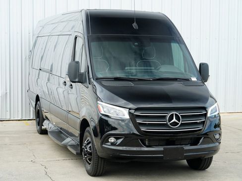Used 2023 Mercedes-Benz Sprinter 3500 image 99