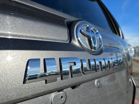 Used 2020 Toyota 4Runner SR5 Premium image 31