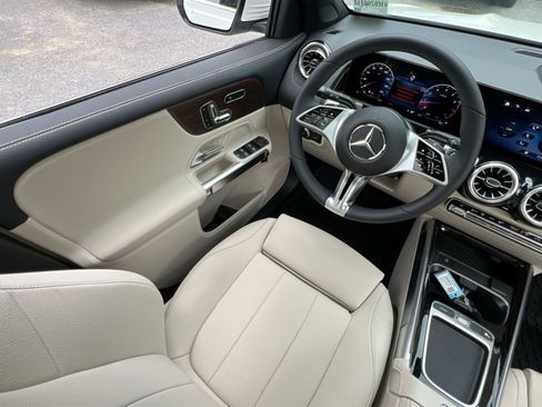 New 2026 Mercedes-Benz GLB 250 4MATIC image 16