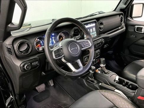 Used 2020 Jeep Wrangler Unlimited Sahara image 13
