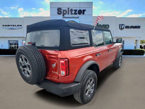 Used 2022 Ford Bronco Big Bend image 2