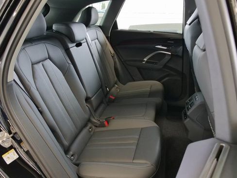 New 2025 Audi Q5 Prestige image 16