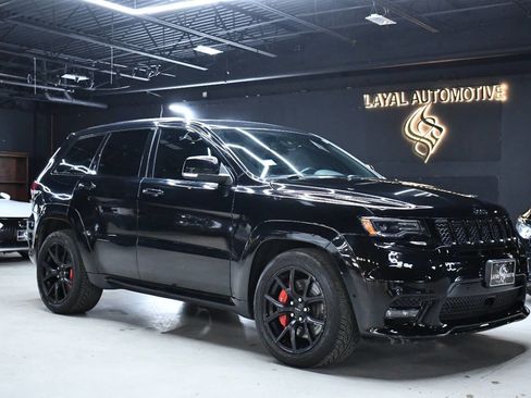 Used 2018 Jeep Grand Cherokee SRT image 4