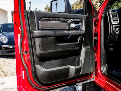 Used 2024 RAM 2500 Big Horn w/ Bed Utility Group image 38