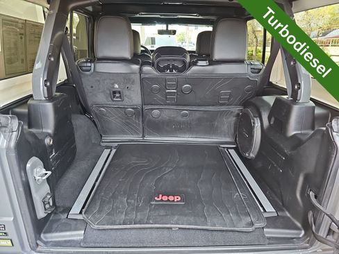 Used 2020 Jeep Wrangler Unlimited Sahara AWD/4WD image 23