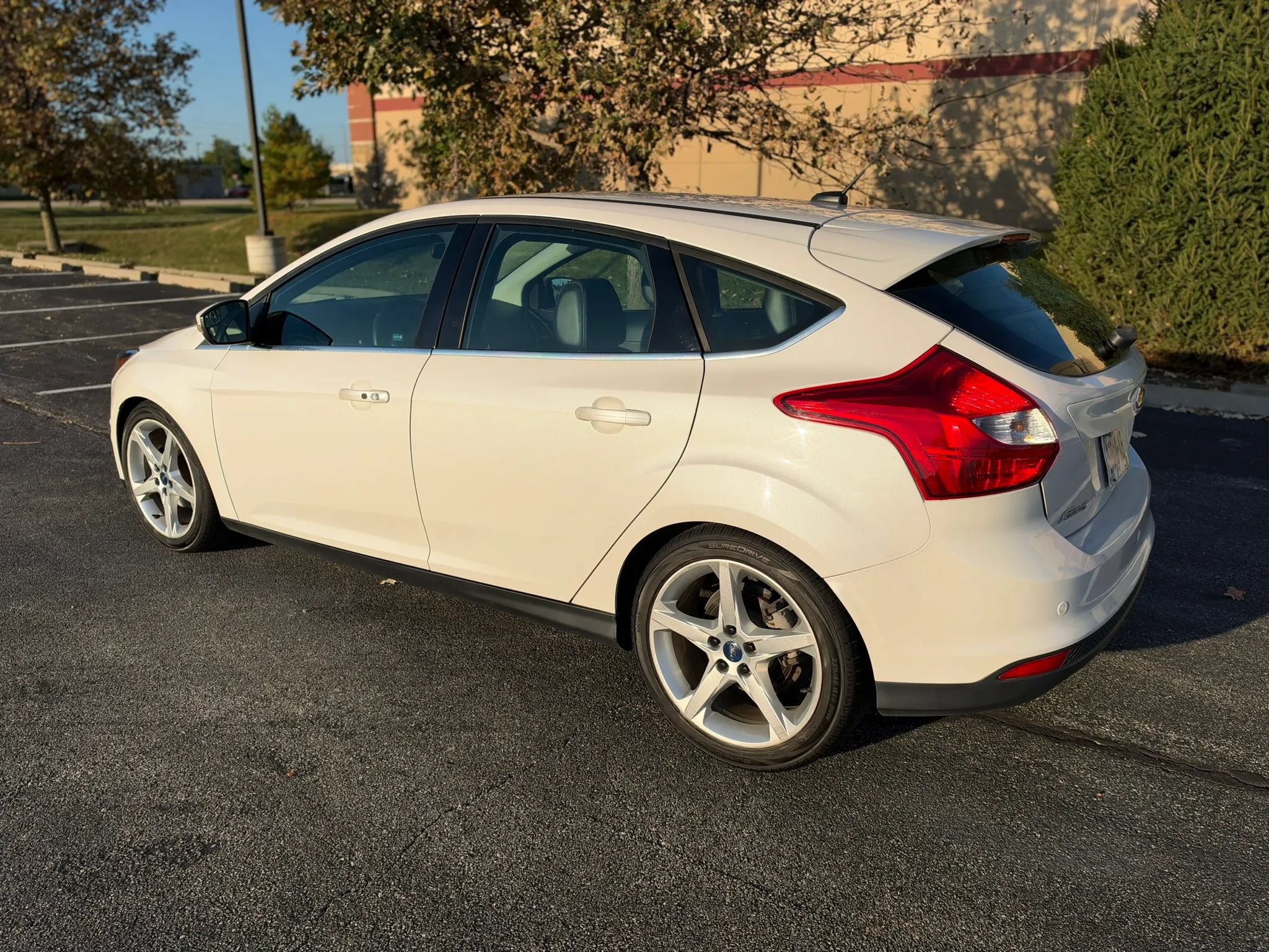 Used 2014 Ford Focus Titanium FWD image 3