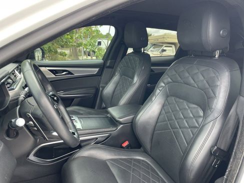 Used 2023 Jaguar F-PACE S AWD/4WD image 2