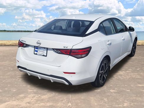 Used 2024 Nissan Sentra SV FWD image 2