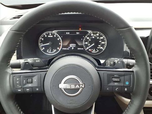 Certified 2023 Nissan Pathfinder SL w/ Lighting Package (N92) image 14