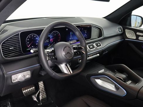 Certified 2025 Mercedes-Benz GLS 450 4MATIC image 7