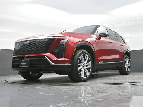 New 2026 Cadillac Vistiq Luxury w/ LPO, Floor Liner Package image 19