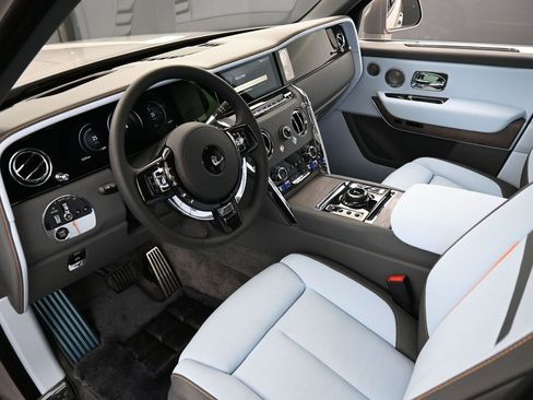 New 2026 Rolls-Royce Cullinan image 4