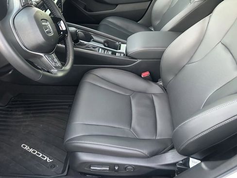 Used 2025 Honda Accord Sport image 7