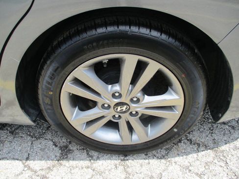 Used 2017 Hyundai Elantra Value Edition FWD image 26