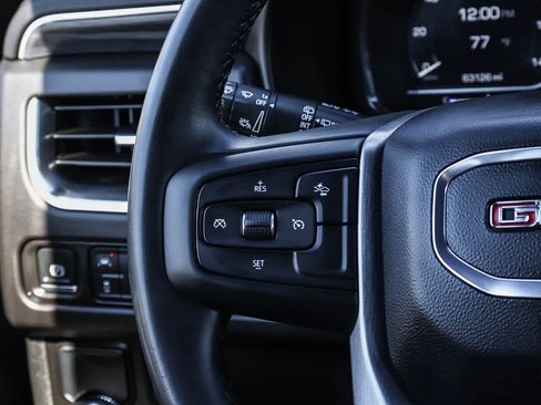 Used 2024 GMC Yukon XL SLT image 16