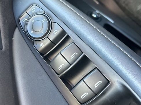 Used 2024 Buick Enclave Premium image 19