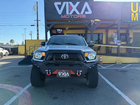 Used 2012 Toyota Tacoma 4x4 Double Cab w/ TRD Off-Road Pkg image 2