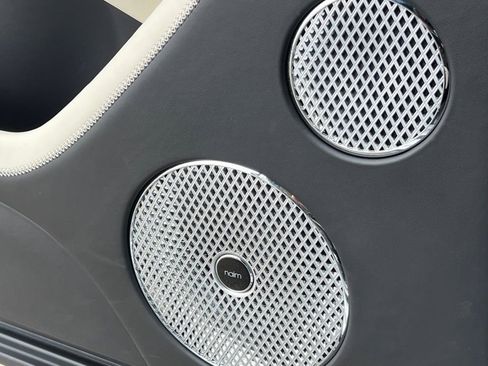 Used 2023 Bentley Bentayga Speed image 32