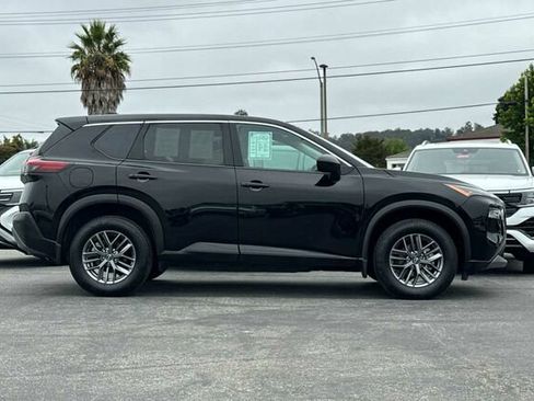 Used 2023 Nissan Rogue S AWD/4WD image 3