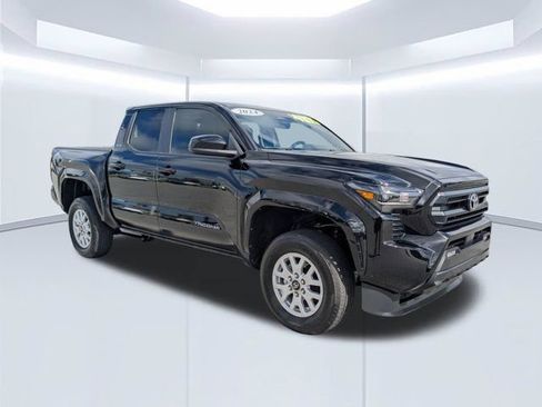 Used 2024 Toyota Tacoma SR5 AWD/4WD image 2