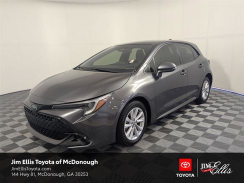 Used 2025 Toyota Corolla SE image 1