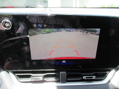 Used 2026 Chevrolet Equinox LT FWD image 28