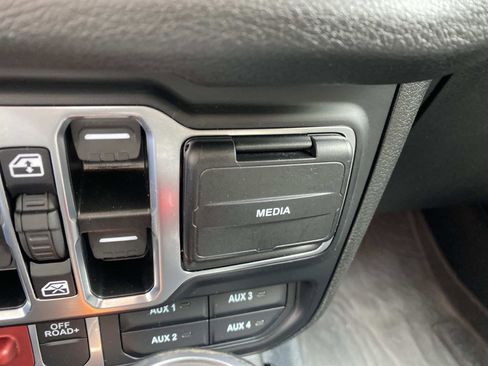 Used 2024 Jeep Wrangler Unlimited Sport AWD/4WD image 33