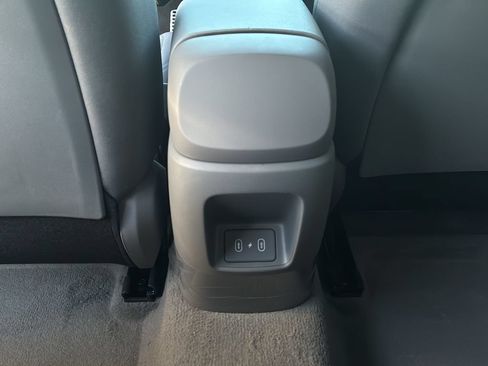 Used 2025 Hyundai Elantra Sport FWD image 9