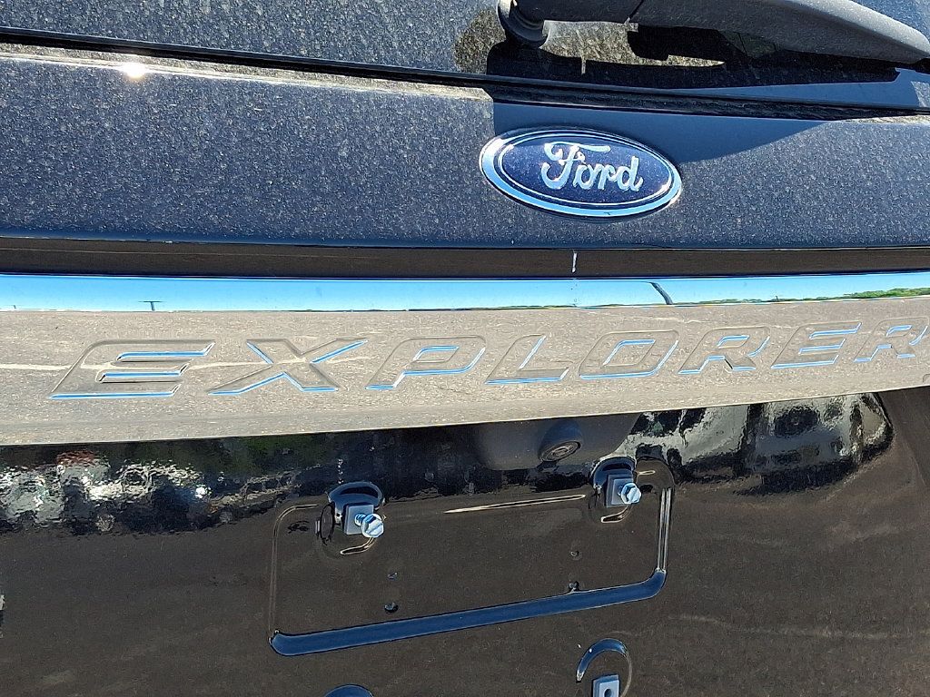 Used 2020 Ford Explorer Limited w/ Class III Trailer Tow Package AWD/4WD image 31