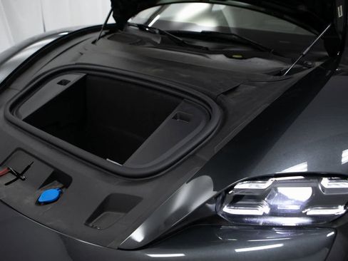 Certified 2024 Porsche Taycan GTS image 33