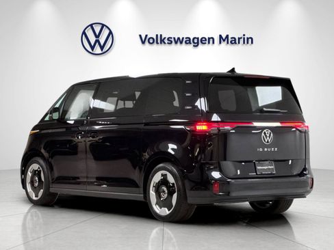 New 2025 Volkswagen ID. Buzz Pro S RWD image 3
