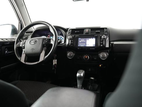 Used 2017 Toyota 4Runner TRD Off-Road AWD/4WD image 10