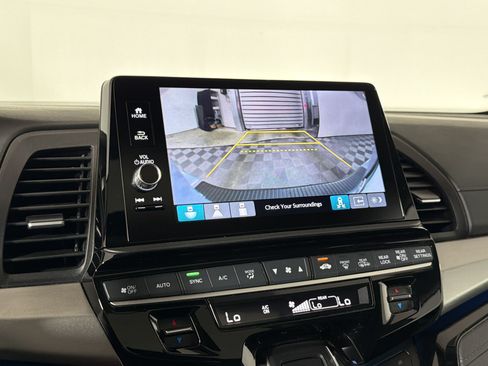Used 2025 Honda Odyssey Touring image 18