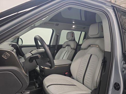 Used 2024 Rivian R1S Adventure AWD/4WD image 20